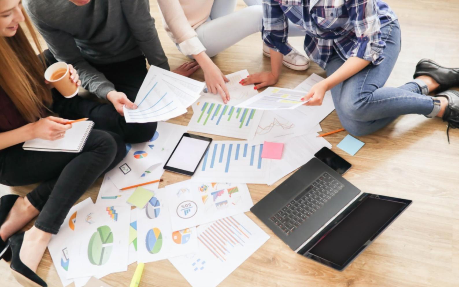 Sesión de formación empresarial en técnicas de venta